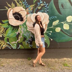 Meet your Posher, Mia